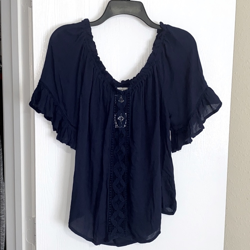 New Women’s plus embroidered navy top size 3X